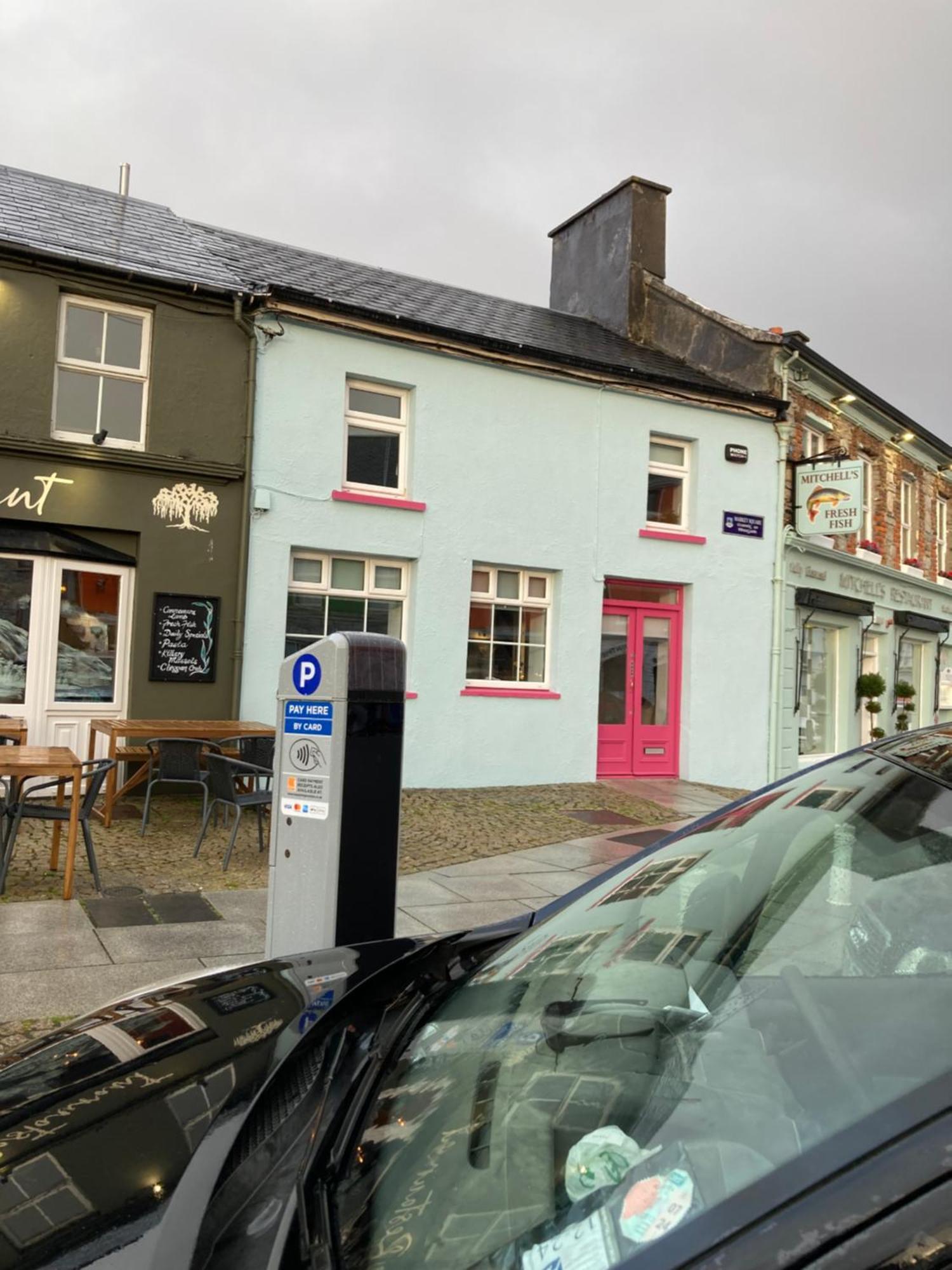 Pink Door House In Clifden Vila Exterior foto